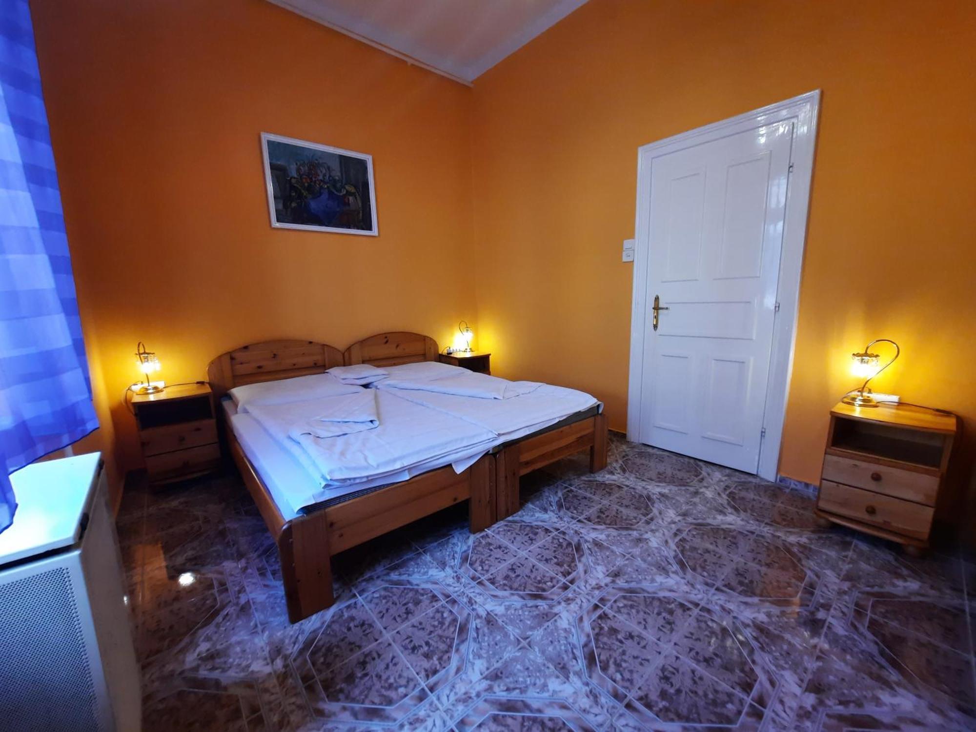 Glória apartman Gyula Exterior foto